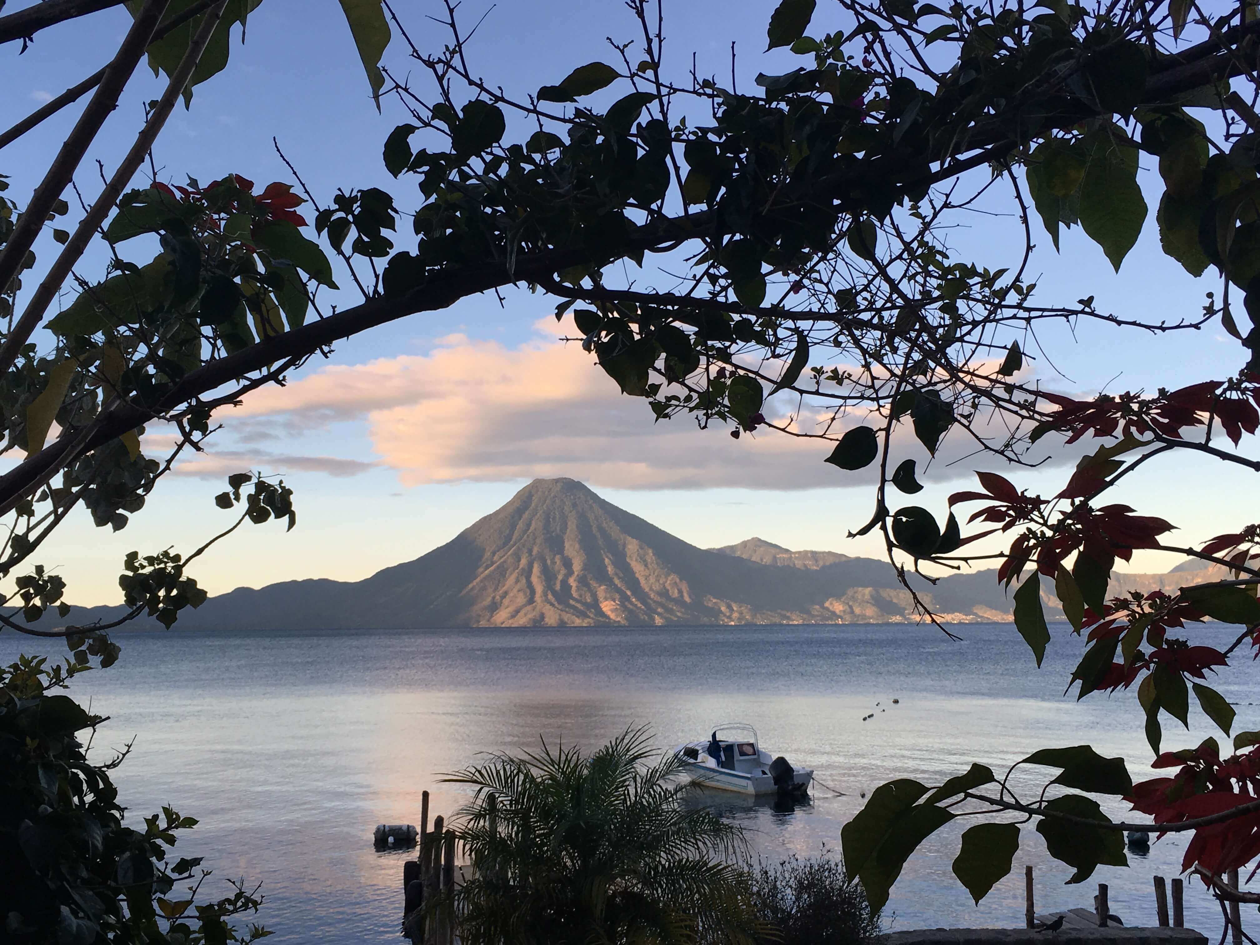 Lac Atitlan Volcan 